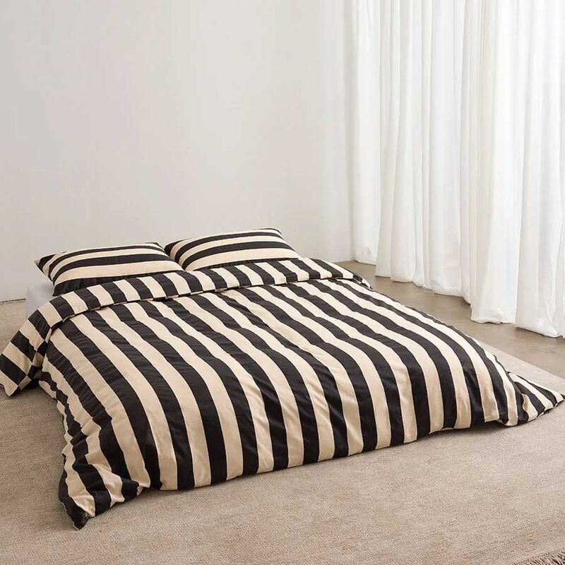 HOMMEY. Stripes Quilt Cover image number 0